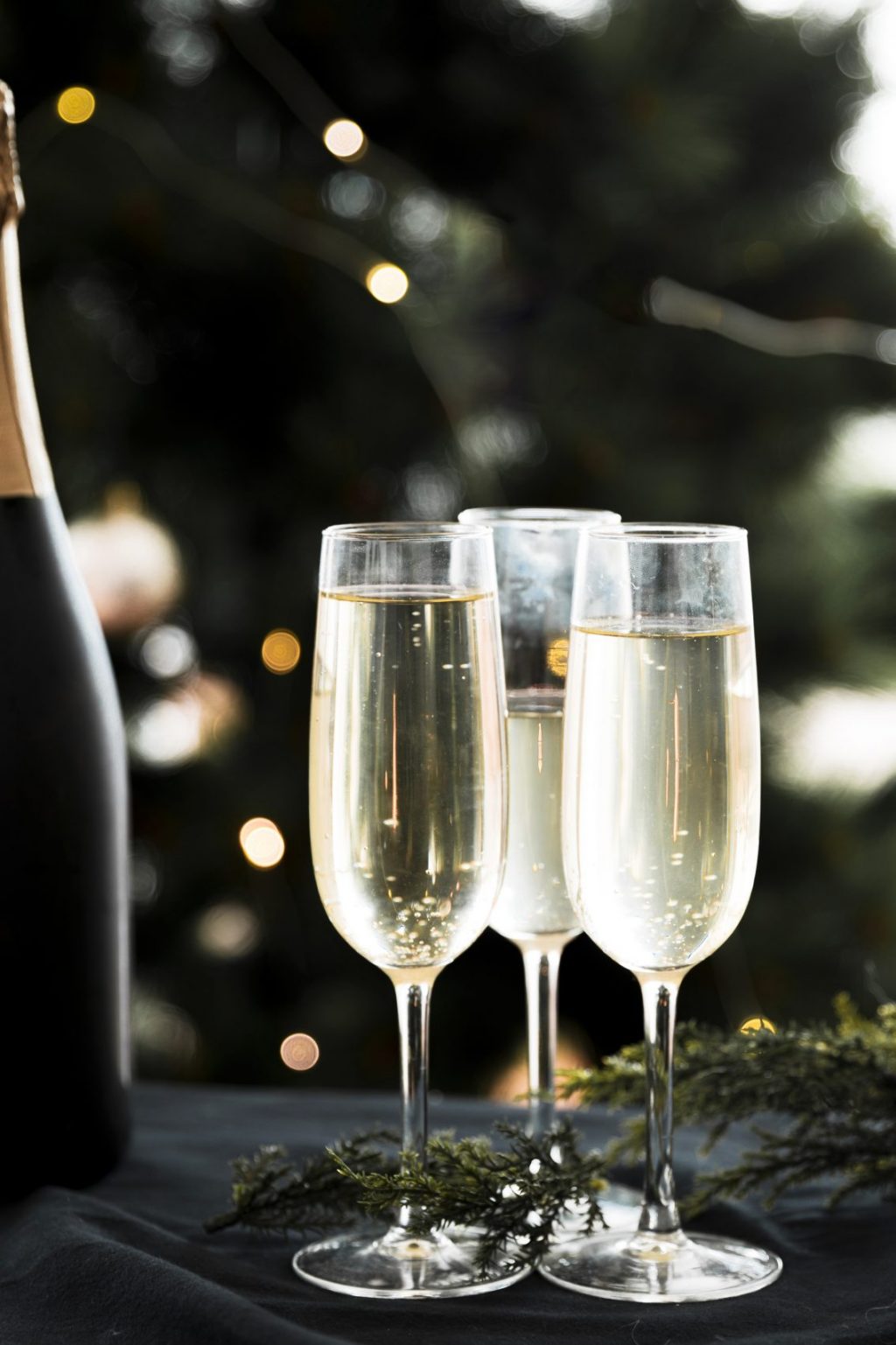 champagne-glasses-with-bottle